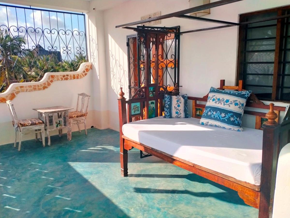 Solana * Watamu