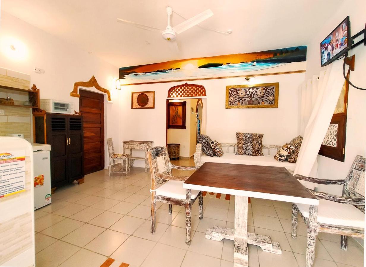 Solana * Watamu